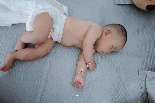 广西宝宝突然很多眼屎