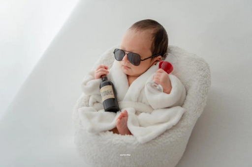 广西孕妇肚脐眼突出来